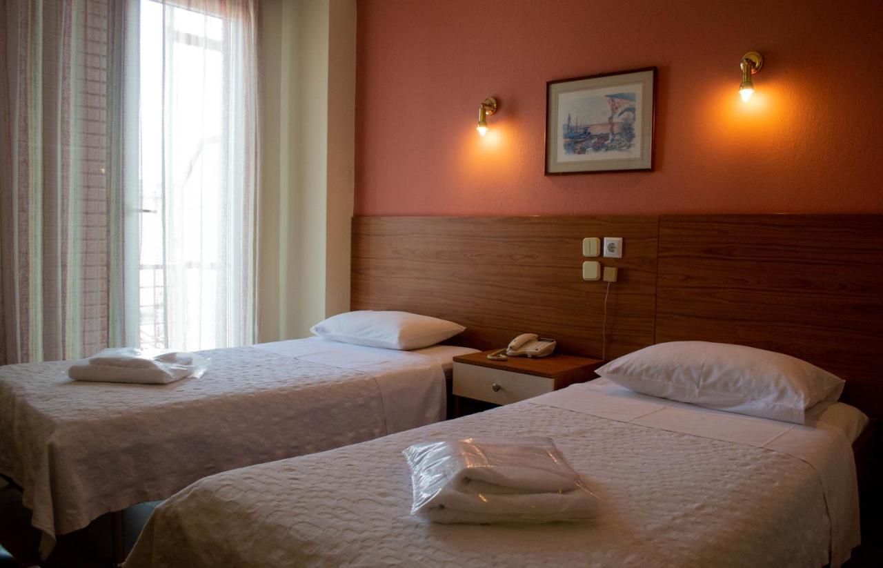 Egnatia Hotel อิโออันนินา ภายนอก รูปภาพ