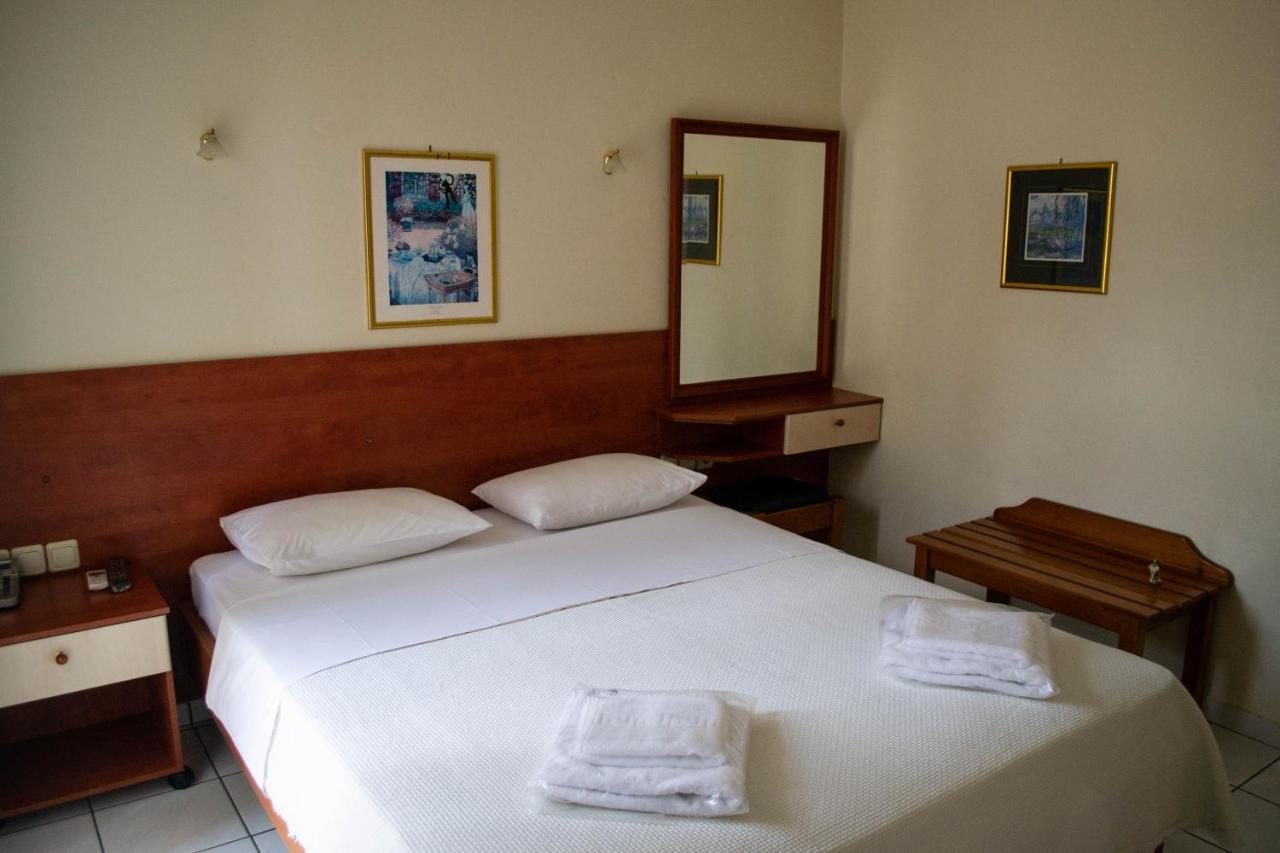 Egnatia Hotel อิโออันนินา ภายนอก รูปภาพ