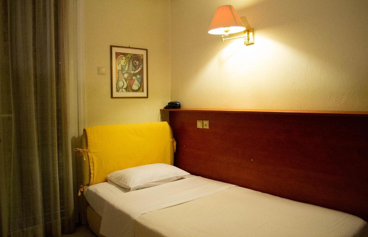 Egnatia Hotel อิโออันนินา ภายนอก รูปภาพ